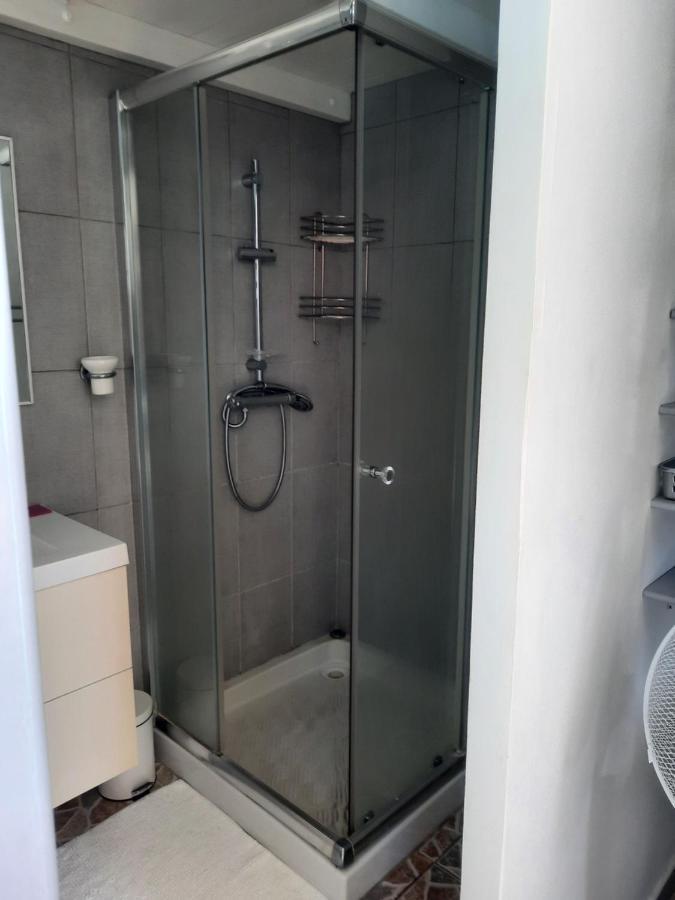 Studio Avec Piscine Privee, Idealement Situe Сен-Клод Экстерьер фото